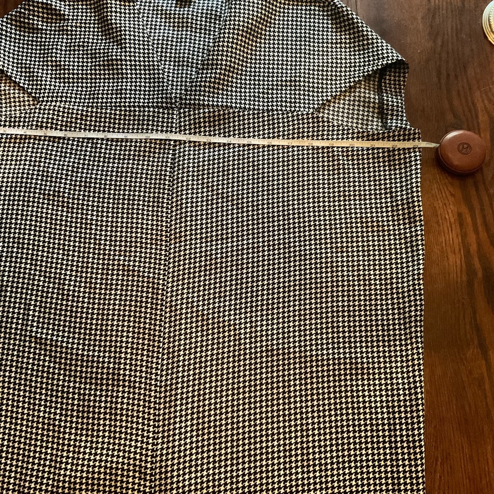“CLUB MONACO” Tunic Style Black and White Dress. - Picture 13 of 14